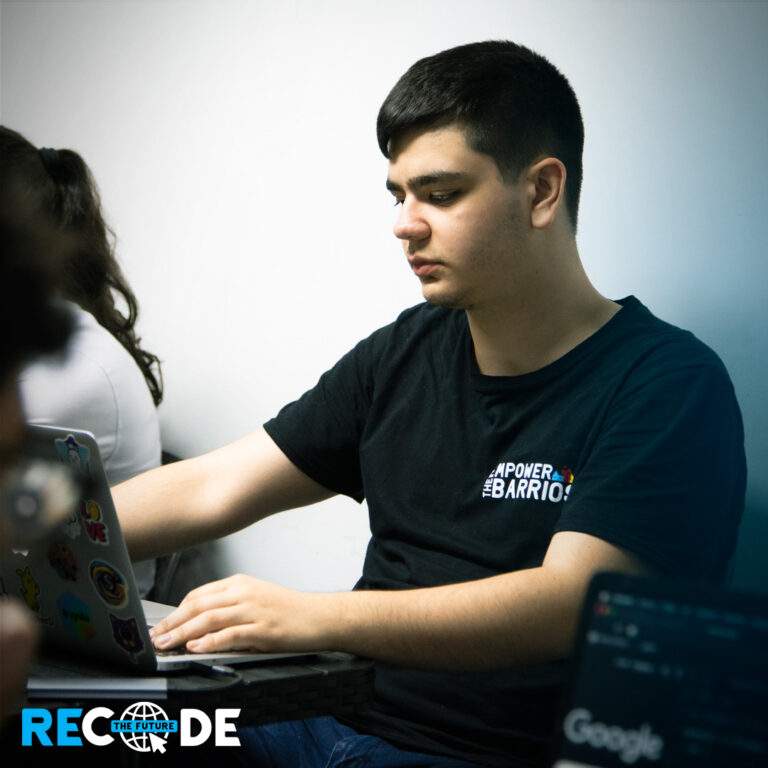 Estudiante recode the future donar
