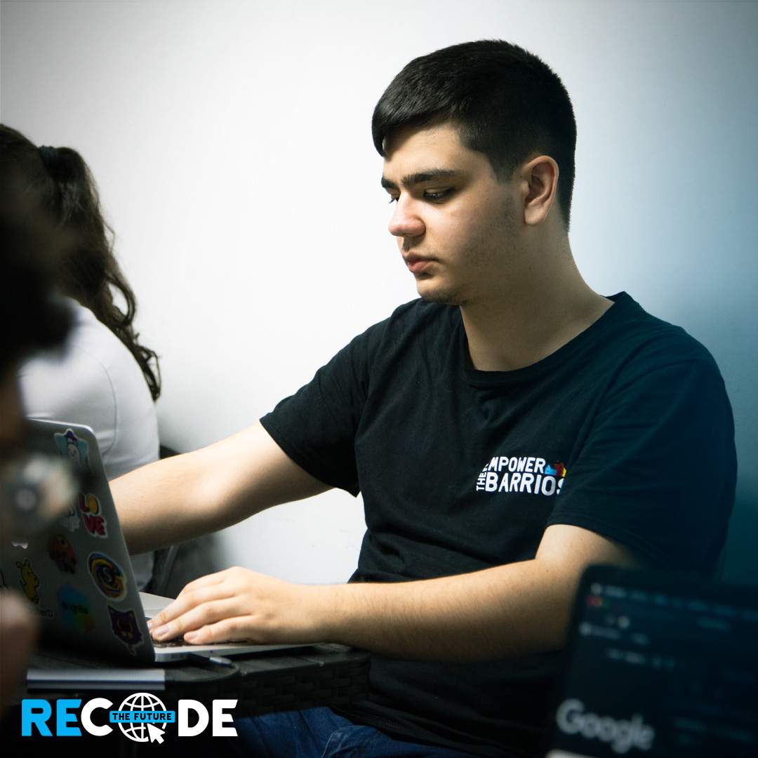 Estudiante recode the future donar