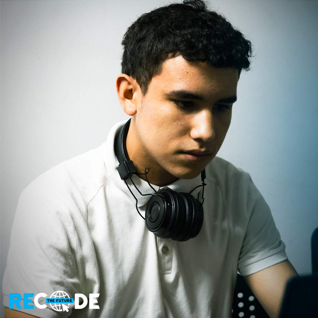 Estudiante recode the future donar
